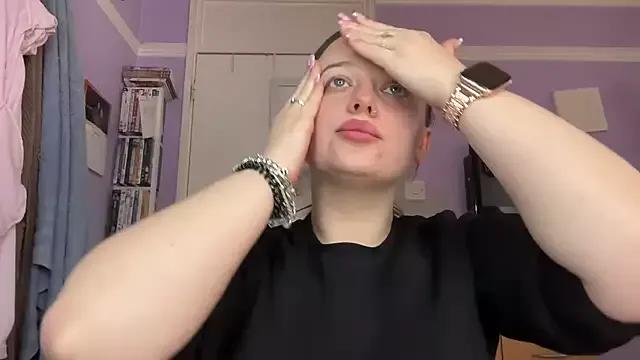 SexySashaxox from StripChat is Freechat