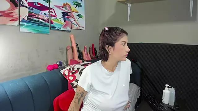 Shadia_Squirt from StripChat is Freechat