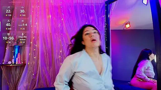 Shalyn_Lux from StripChat is Freechat