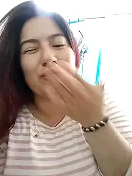 sharitgold from StripChat is Freechat