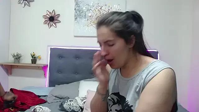 sharon_and_kloee from StripChat is Freechat