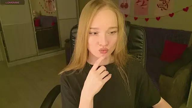 Shawty_Mia from StripChat is Freechat