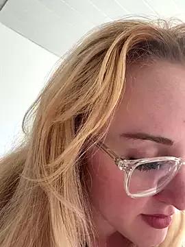 Photos of SherryOutdoor1 from StripChat is Group