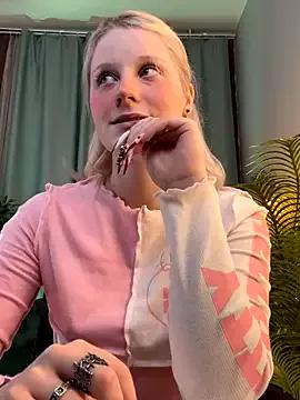 ShineJoan from StripChat is Freechat