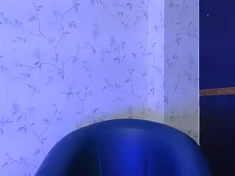 Shinykrisha from StripChat is Freechat