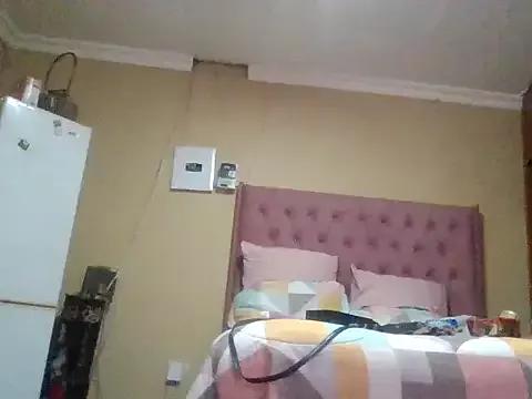 ShooingBunch from StripChat