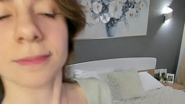 shyina_meow from StripChat is Freechat