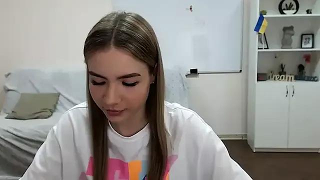 SiBiee from StripChat is Freechat