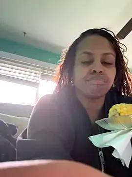SierraSol from StripChat is Freechat
