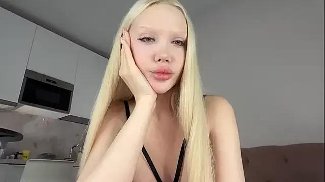 siliconepornstar from StripChat
