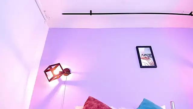 SilvanaCruzz from StripChat is Freechat