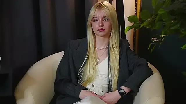 SilverBeste from StripChat is Freechat