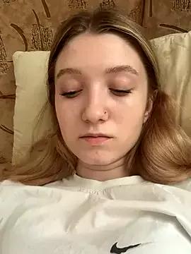 SilverxKitty from StripChat is Freechat