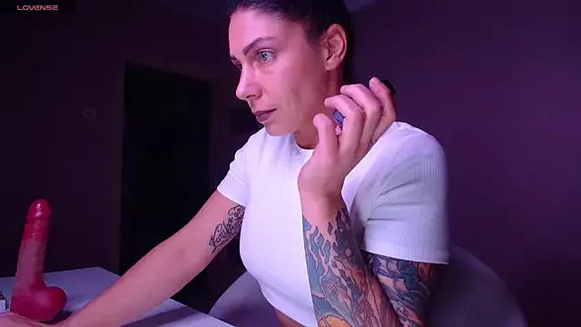 Simona_Moonshine from StripChat is Freechat