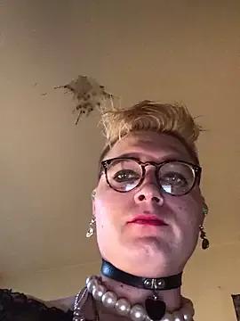 Sissy_Cindy_Whore from StripChat is Freechat
