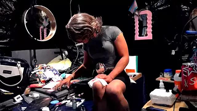 sissyvee from StripChat