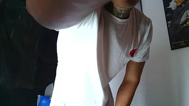 Skartoliver from StripChat is Freechat