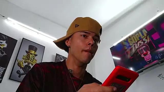Skartoliver from StripChat is Freechat