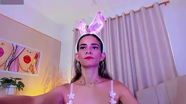 SkiinnyAna from StripChat