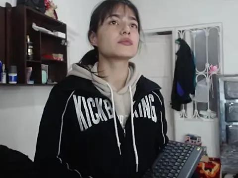 Skinny_sweet2411 webcams show profile image 