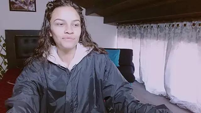 Skylovershot from StripChat is Freechat