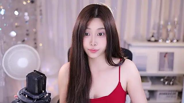 SleepArtist from StripChat