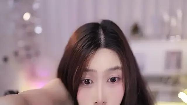 SleepArtist from StripChat