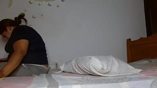 smallgiorgina9 from StripChat is Freechat