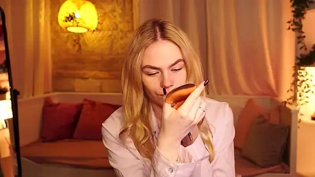 sn0w_barbie from StripChat is Freechat