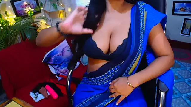SnoowForYou from StripChat