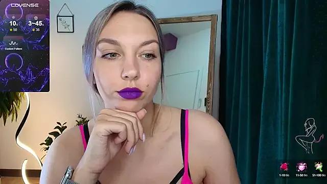Snow_Wendy from StripChat is Freechat