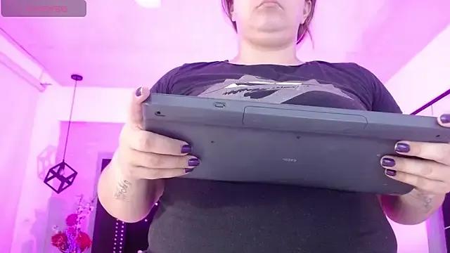 Soffybrown20 from StripChat