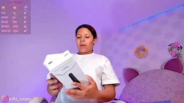 Sofia_cooper_18 from StripChat is Freechat