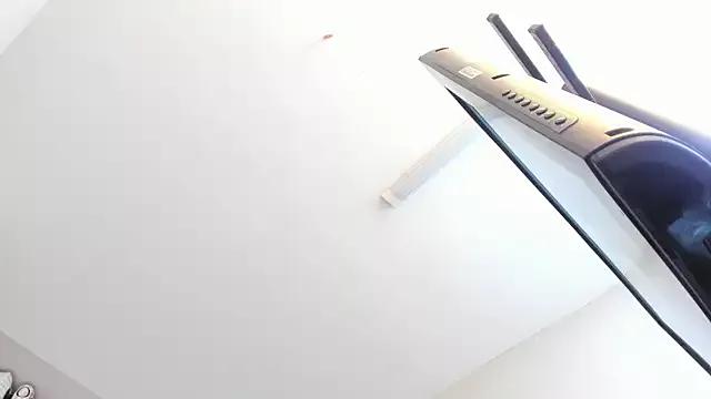 Sofia_summers from StripChat is Freechat