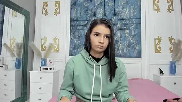 SofiMotielle from StripChat is Freechat