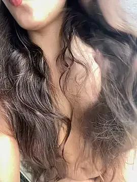 Photos of Sofiyaa_39 from StripChat is Freechat