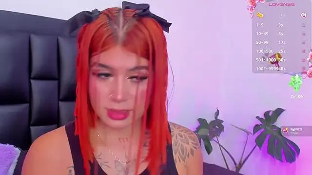 SoofiRosse from StripChat