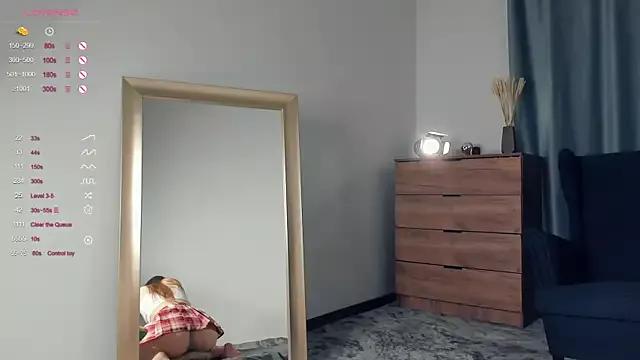 SooNikk from StripChat