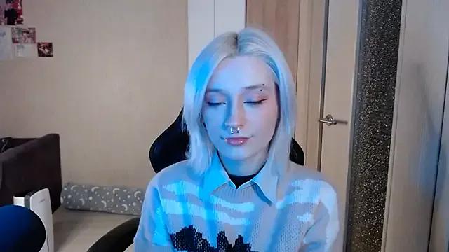 SophiaLur from StripChat is Freechat