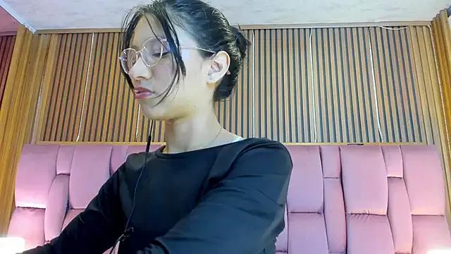 Sophie_Calloway from StripChat is Freechat