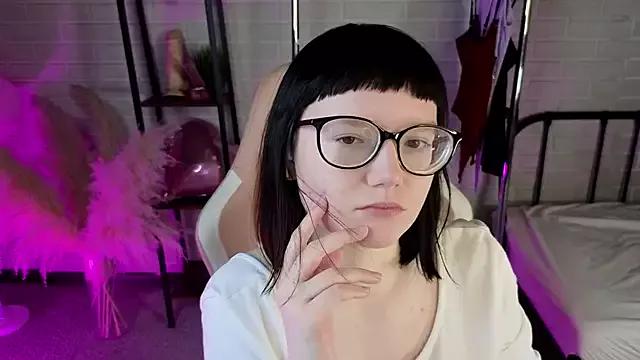 Sophie_Hottt from StripChat is Freechat