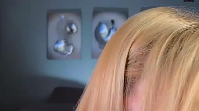 SophieInkk from StripChat is Freechat