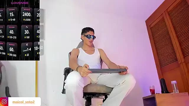 sotooliver1 from StripChat