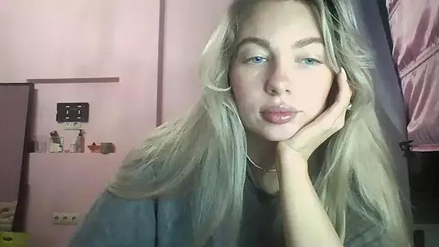 Soviraya webcams show profile image 