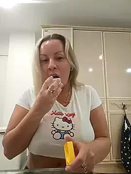 Photos of Sparkle2206 from StripChat is Freechat