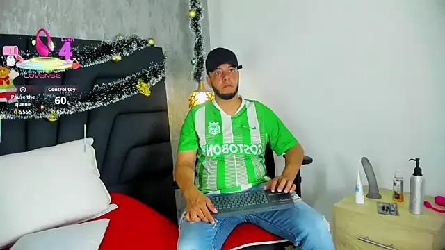 Photos of Spencer_LunaBigtits from StripChat is Freechat