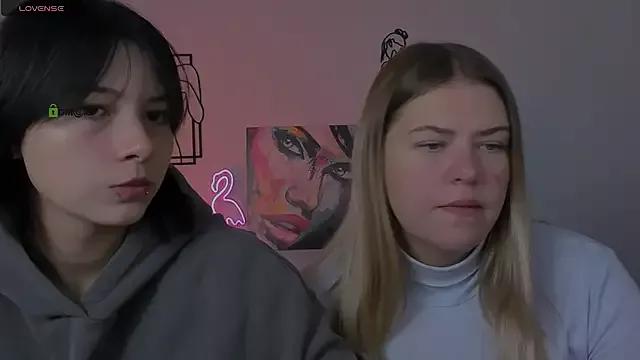 stella_noir from StripChat is Freechat