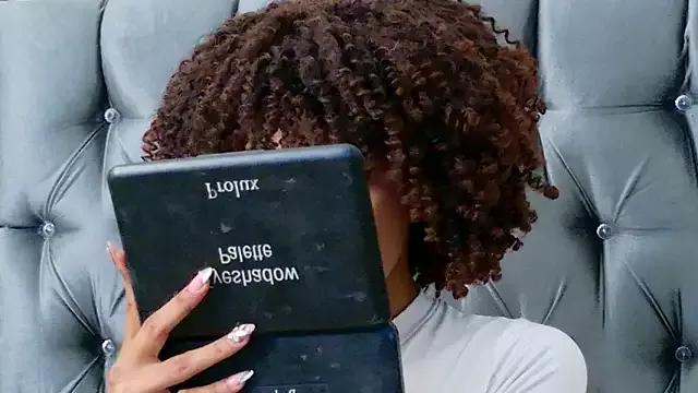 Stellaciel_ from StripChat is Freechat