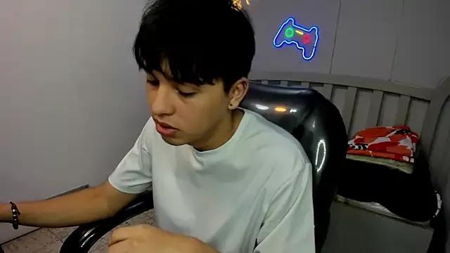 StiwenTwink from StripChat is Freechat