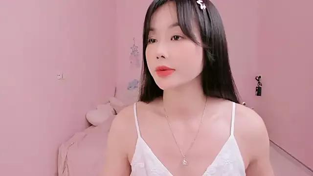 strawberry-ni from StripChat is Freechat